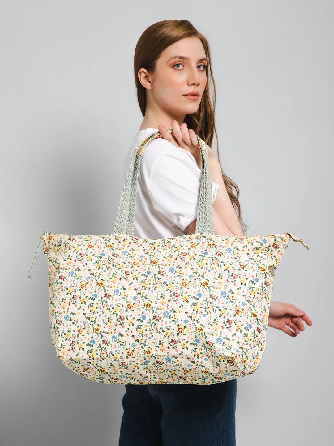 Berrylush Women White Floral Printed Canvas Zipper-Up Oversized Tote Bag