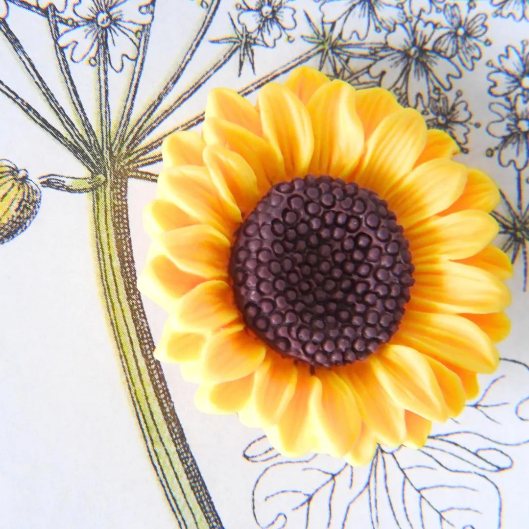 Large sunflower button (40 mm)