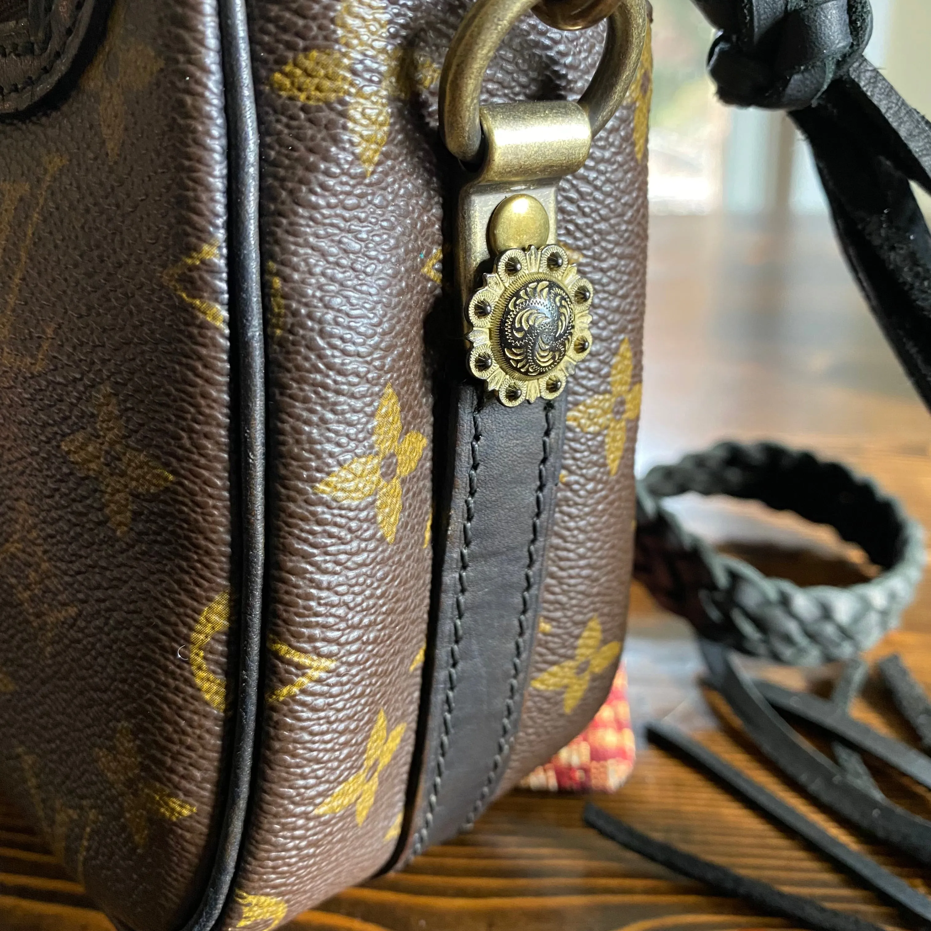 The Cockatiel - Vintage Monogram in Black Crossbody