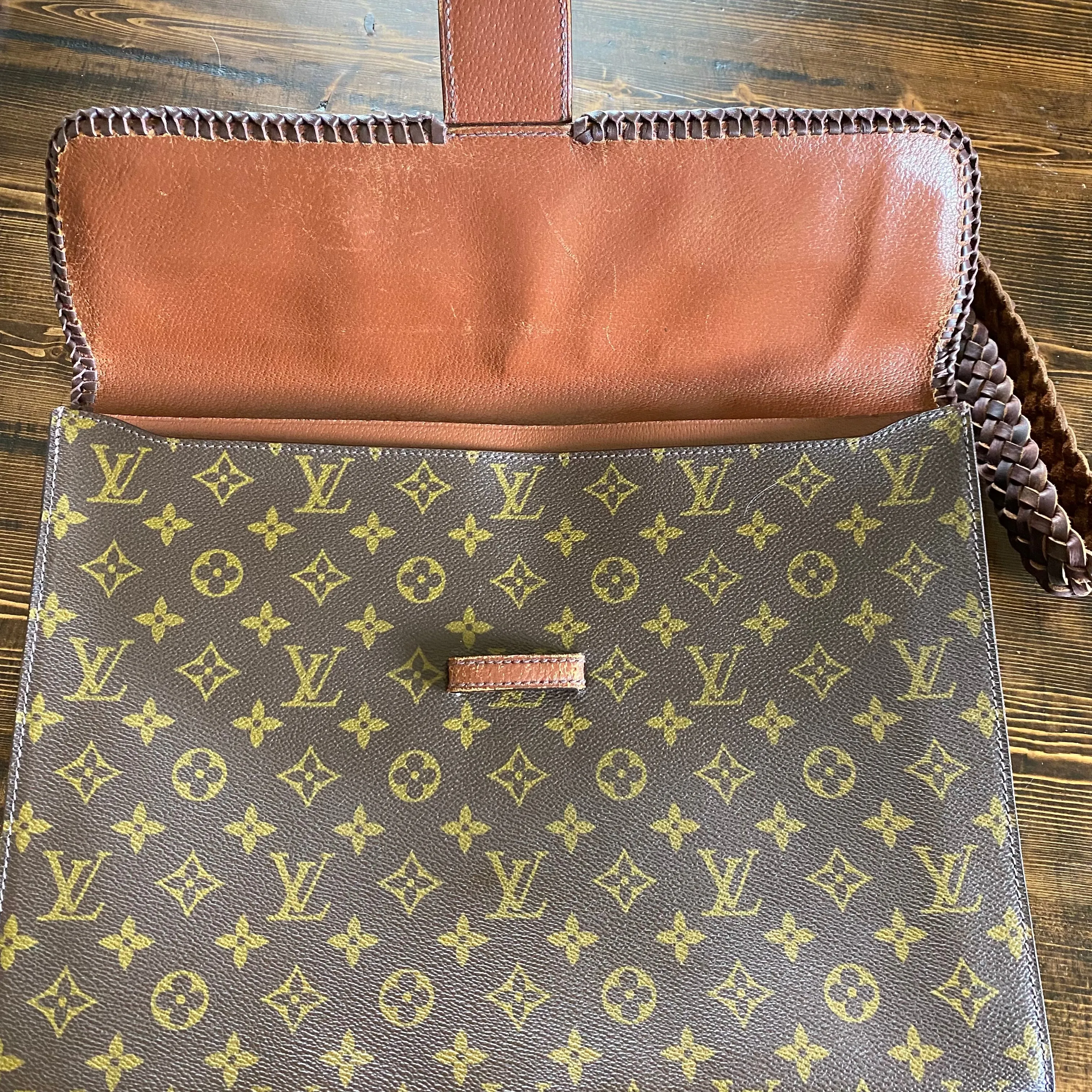 The Grebe Document Holder in Monogram